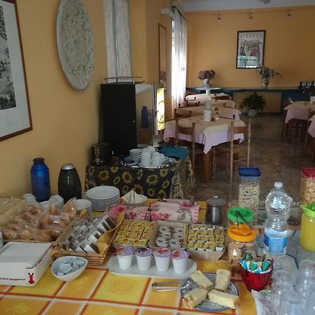 科西格利亚酒店 蒙特卡蒂尼泰尔梅 外观 照片