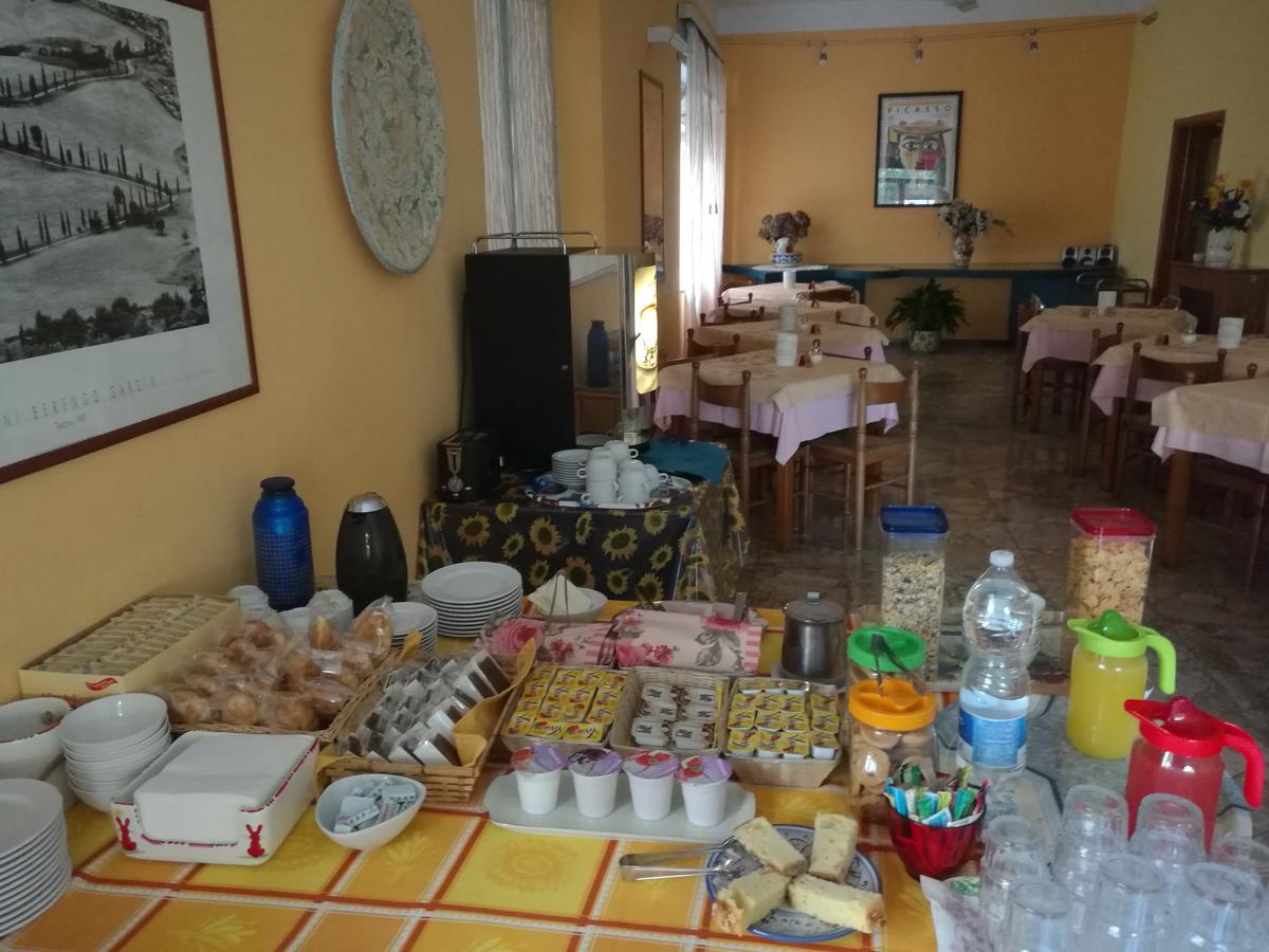 科西格利亚酒店 蒙特卡蒂尼泰尔梅 外观 照片